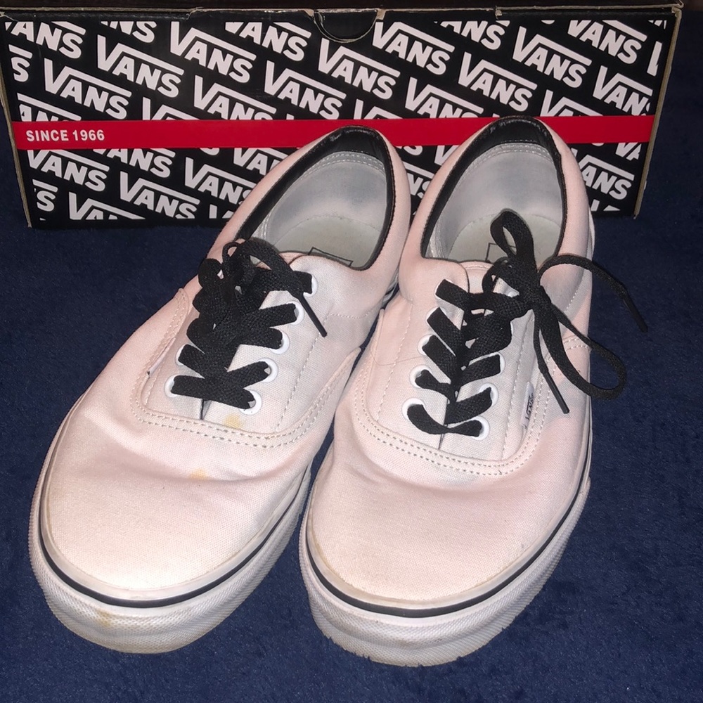 White and Black Men’s Vans